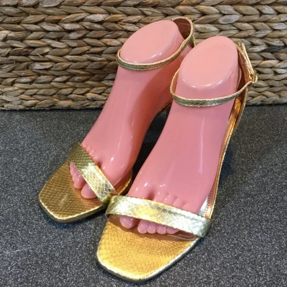 Lilly Pulitzer Gold “Natalie” Heels - Picture 4 of 15